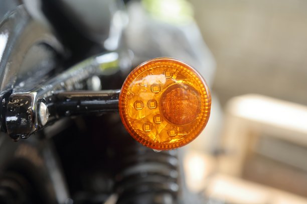 圆形的摩托车转向灯图片下载