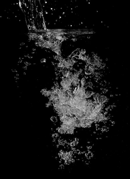 水下溅图片下载