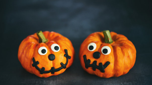 南瓜人物对与手工制作的面孔图片下载