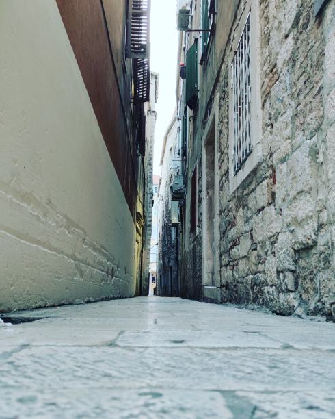 街的分裂图片下载