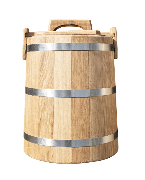 木橡木桶孤立在白色。准备剪切路径。图片下载