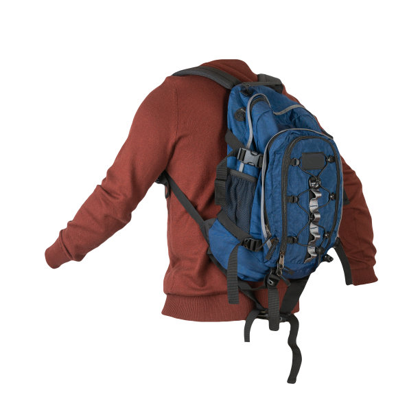 背包里穿着一件针织毛衣孤立在白色背景下。图片下载