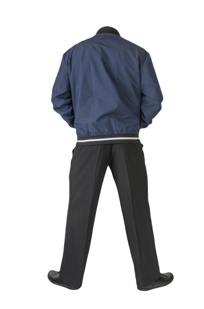 男夹克，裤子和皮鞋被隔离在白色背景上。图片下载