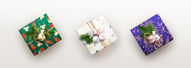 三个不同颜色的圣诞盒子图片下载