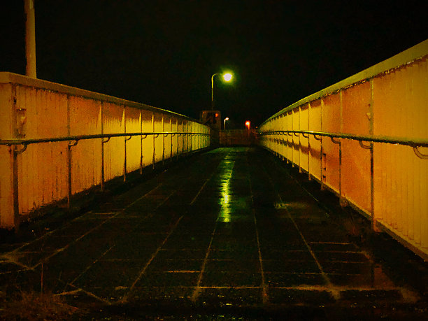 夜间人行天桥图片下载