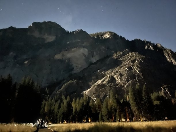 星空下的群山图片下载