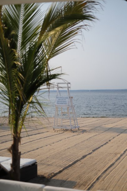 打扮的海滩图片下载