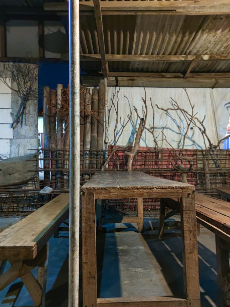 印尼传统咖啡店长椅图片下载