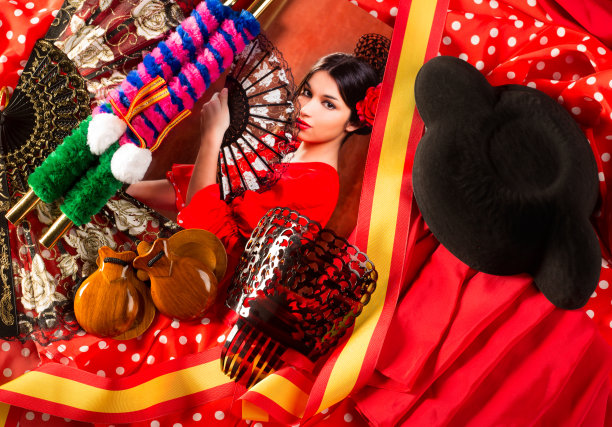 弗拉明戈女子和斗牛士，典型的西班牙人图片下载