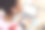 陌生的非洲女学生在用笔记本电脑，而外面的屏幕是空的图片下载