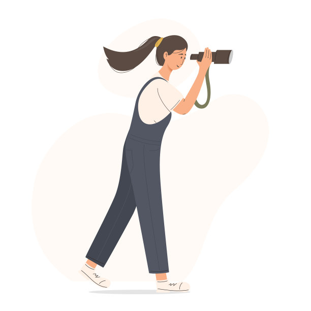 快乐的年轻女人用望远镜观光图片下载