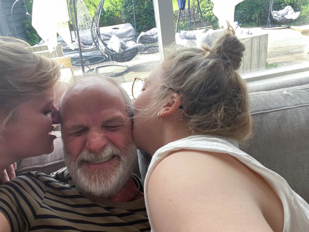 父亲与女儿图片下载