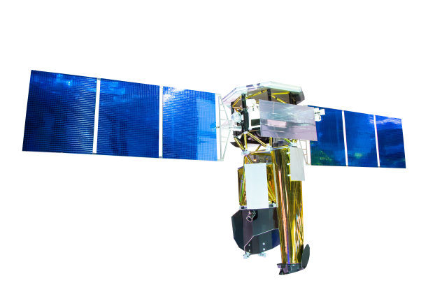 太空轨道卫星，镀金和蓝色发光的太阳能电池板，隔离在白色背景。图片下载
