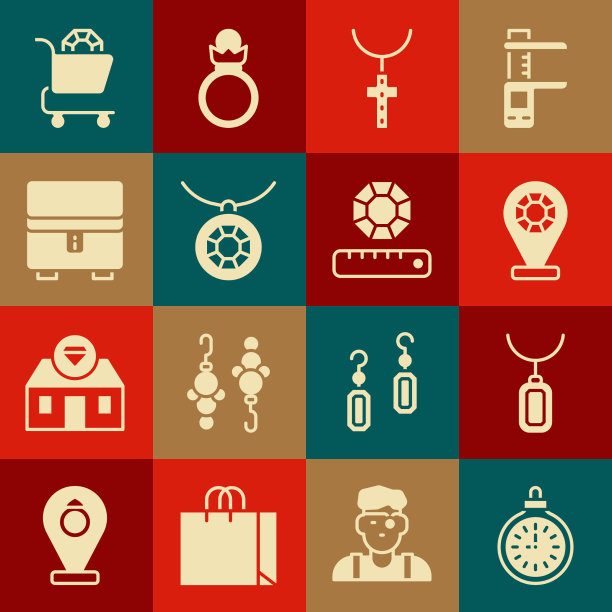 将怀表吊坠套在项链首饰上图片下载