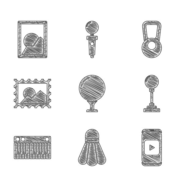 把高尔夫球放在球座上，羽毛球放在毽子上图片下载