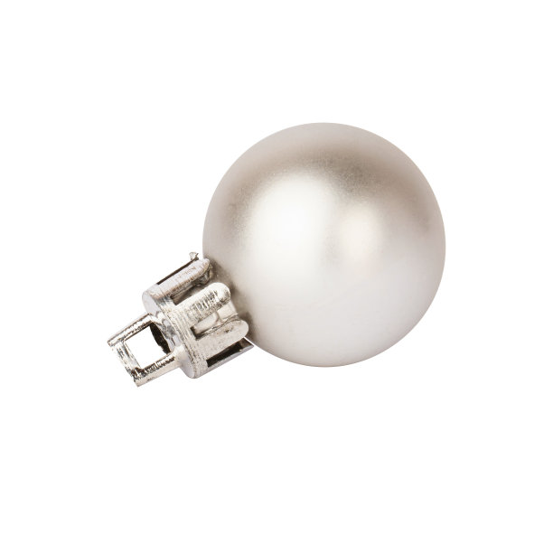 银色圣诞球孤立在白色背景。图片下载