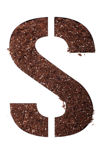 在白色表面的污物上制作字母S图片下载