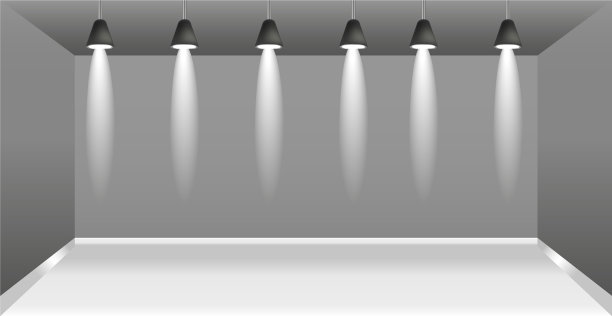 现实的黑暗工作室与聚光灯照明图片下载
