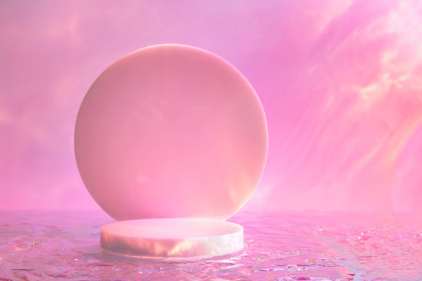 空场景与圆柱形讲台上全息粉红色背景图片下载
