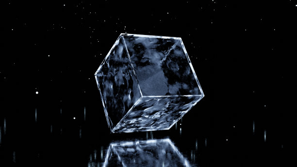 黑色背景上，金属方块在冰方块中旋转图片下载