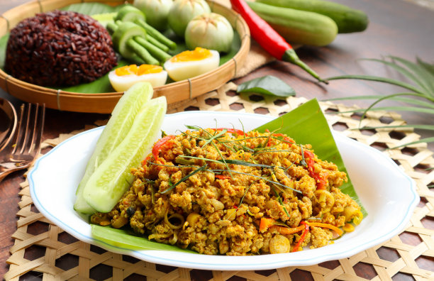 夸克林-泰式南方风味辣味炒肉末近距离观察-泰国菜图片下载