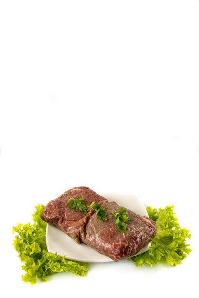 生猪肉配生菜和欧芹图片下载