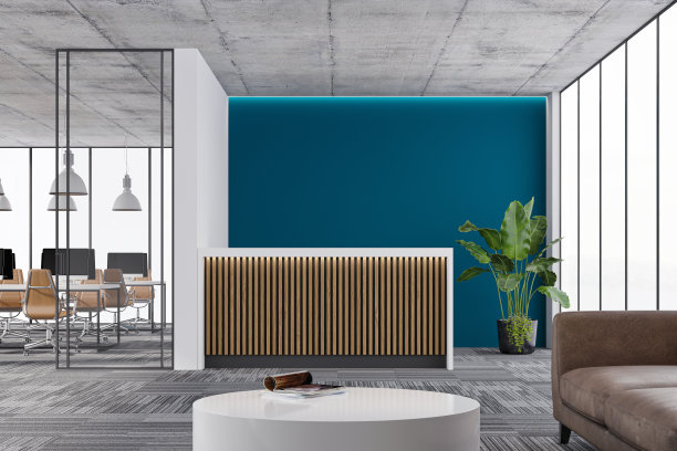 大型办公室内部:接待台、带有复印空间的休息室角落和玻璃门后的办公桌图片下载