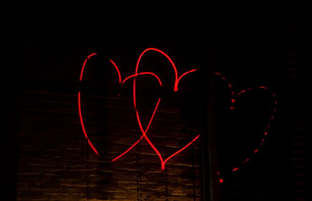 心形霓虹灯图片下载