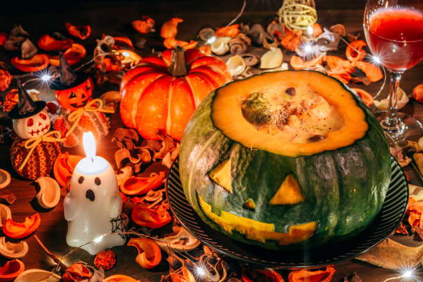 图片剪辑的万圣节派对杰克O灯笼充满了奶油炖菜图片下载