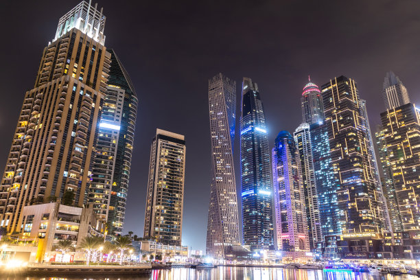 迪拜码头夜景图片下载