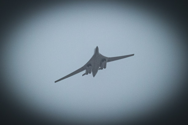 轰炸机在莫斯科阅兵式上图片下载