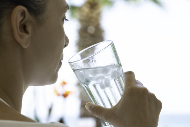 饮用水图片下载