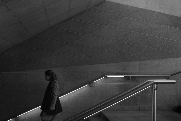 哥本哈根的黑白楼梯图片下载