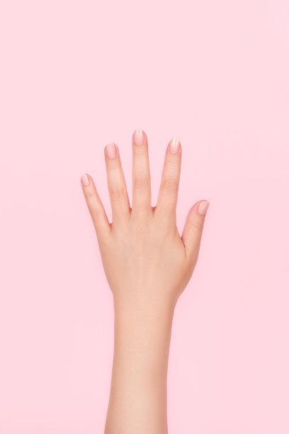 裸指甲的女性手图片下载