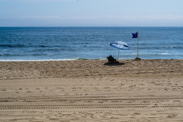 春天湖海滩图片下载