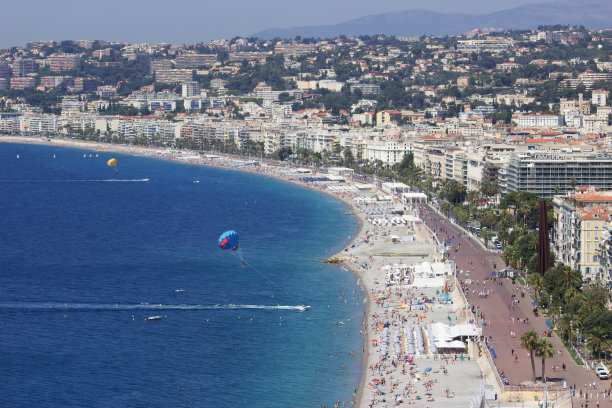 从城堡山上看尼斯的英格兰海滨长廊图片下载