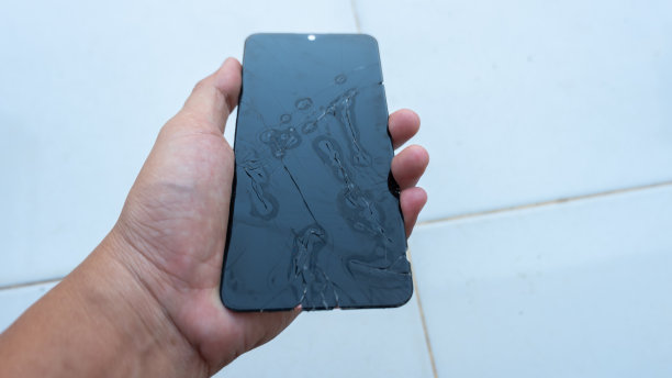 摔碎的智能手机屏幕图片下载