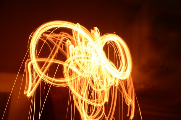 用光明在黑暗中划一条线图片下载