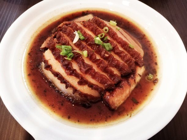 腌菜蔬菜炖猪肉中国菜图片下载