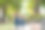 一个可爱的小女孩，戴着飞行员的帽子和眼镜。这孩子梦想成为一名飞行员。图片下载