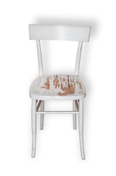 白色的旧木椅孤立在白色上图片下载