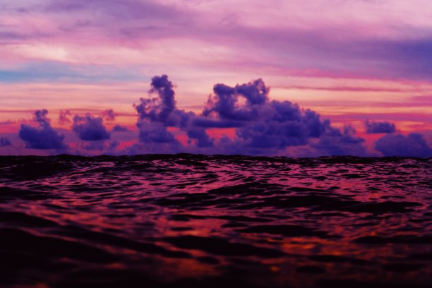 海边的多彩日落图片下载