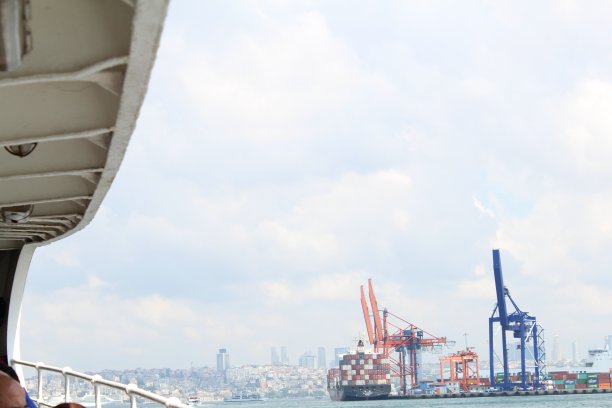 伊斯坦布尔港起重机图片下载