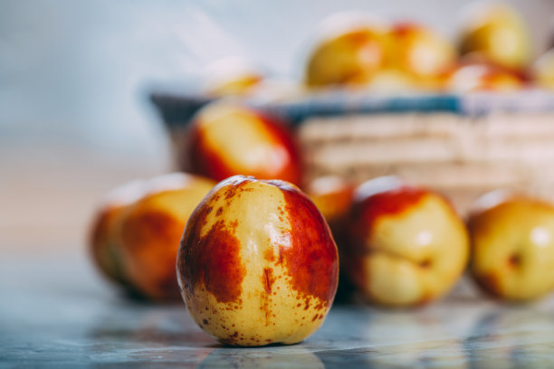 新鲜采摘枣子图片下载