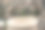 现代卫生手盆，雨天可从大窗户眺望窗外的城市景观。图片下载