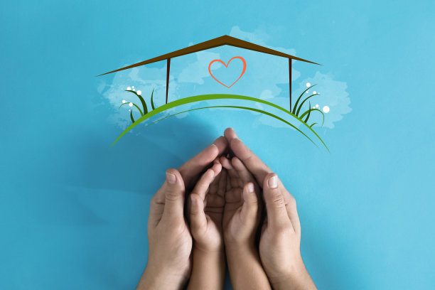 母亲牵着孩子的手，蓝色背景上的房子插图，俯视图。采用概念图片下载
