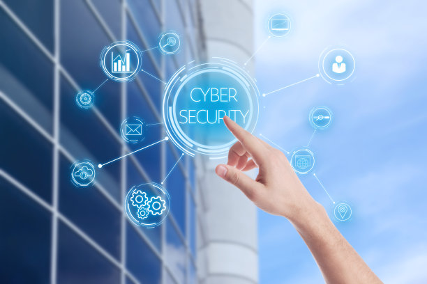 网络安全的概念。男人按虚拟按钮，特写镜头图片下载