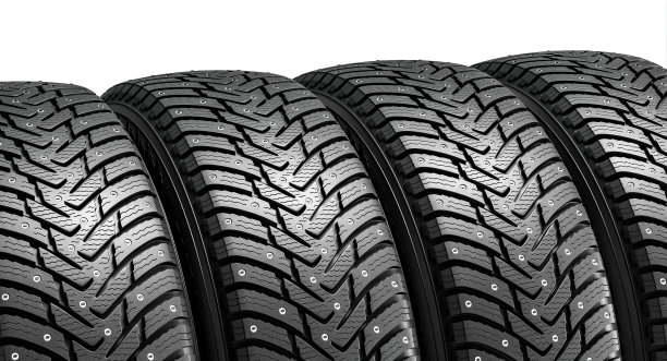 轮组与冬季轮胎。图片下载