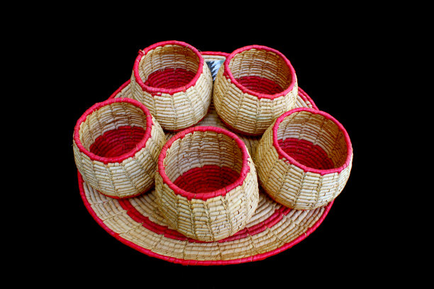 手工枣棕榈叶工艺品图片下载