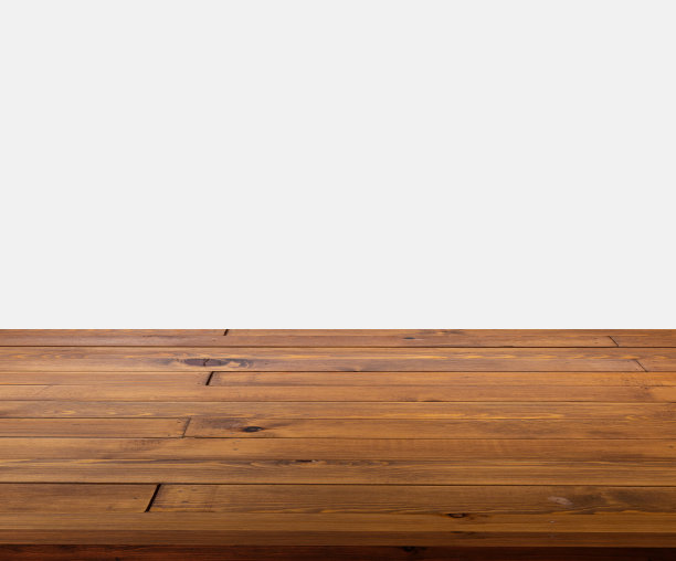 独立美丽的棕色厚木板木桌或书桌上的白色背景图片下载
